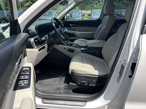 Used 2024 Kia Telluride SX Prestige w/ Towing Package AWD/4WD image 17
