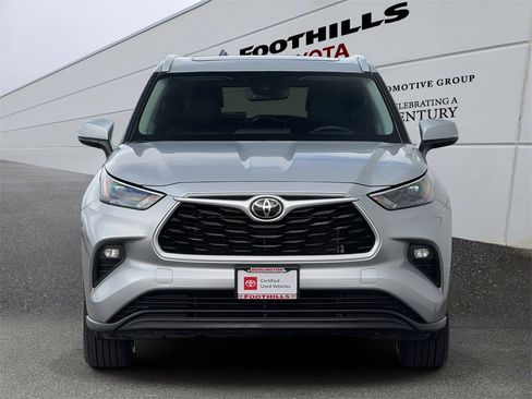 Certified 2023 Toyota Highlander XLE image 2