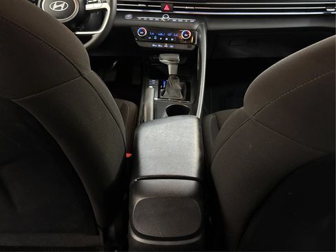 Used 2024 Hyundai Elantra SEL FWD image 22