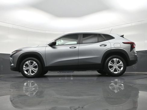 Used 2024 Chevrolet Trax LS w/ Driver Confidence Package FWD image 24