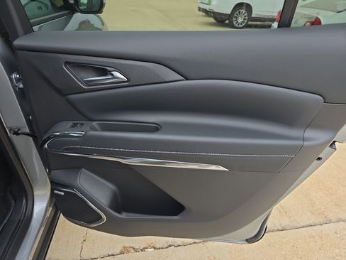 New 2026 Chevrolet Traverse LT w/ Enhanced Driving Package FWD image 18