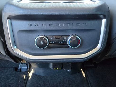 Used 2025 Ford Expedition Max Active AWD/4WD image 16