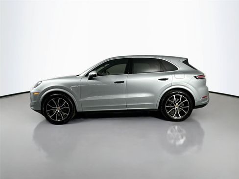 Certified 2026 Porsche Cayenne Coupe AWD/4WD image 2