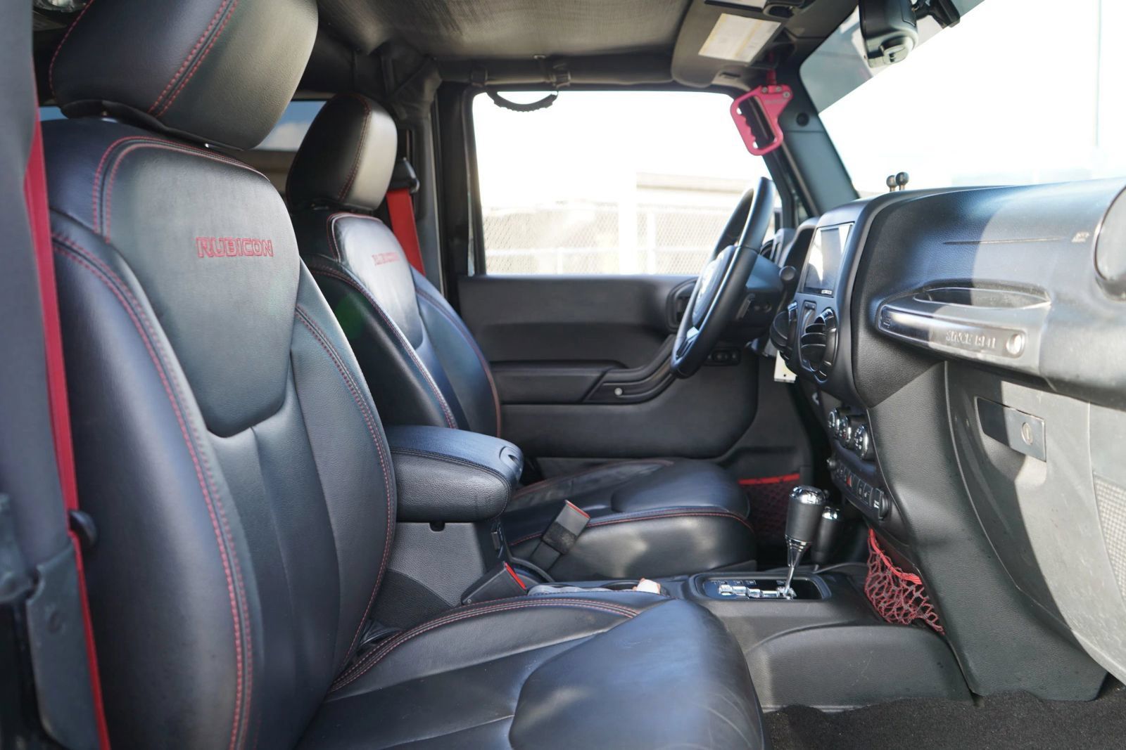 Used 2018 Jeep Wrangler Rubicon AWD/4WD image 23