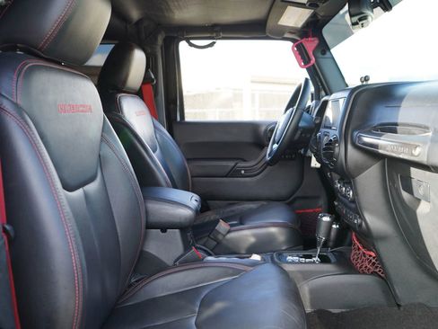 Used 2018 Jeep Wrangler Rubicon AWD/4WD image 23