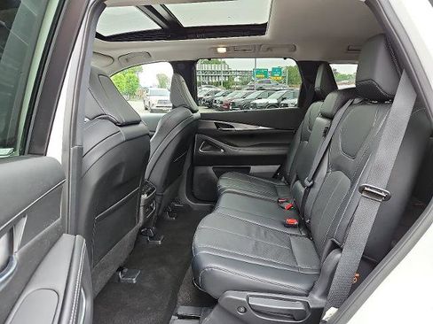 Certified 2023 INFINITI QX60 Luxe w/ Performance Audio Package image 10