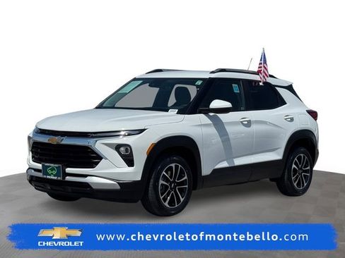 Used 2025 Chevrolet TrailBlazer LT FWD image 1