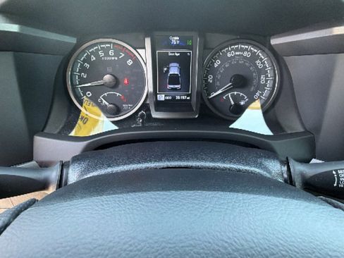 Certified 2023 Toyota Tacoma TRD Off-Road w/ Technology Package AWD/4WD image 21