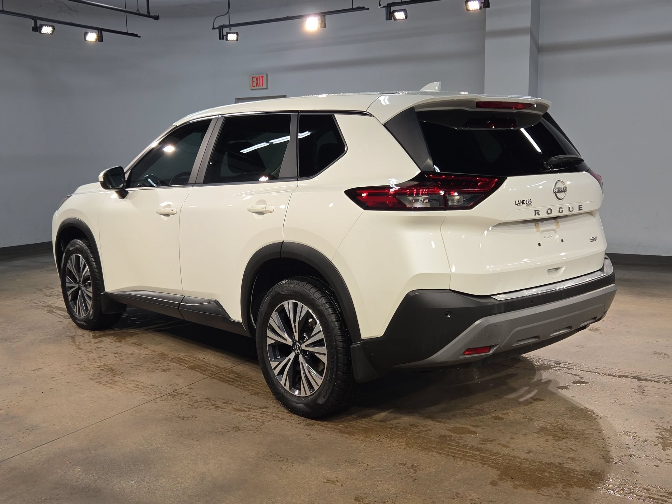 Used 2023 Nissan Rogue SV FWD image 5