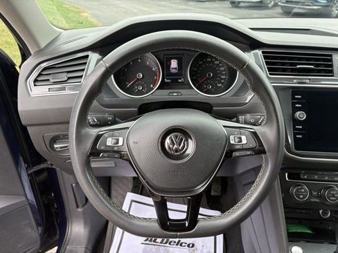 Used 2021 Volkswagen Tiguan SE image 18