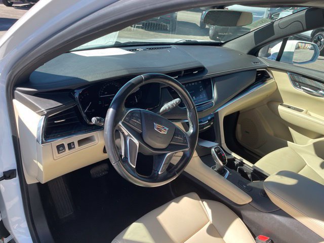 Used 2019 Cadillac XT5 FWD image 11