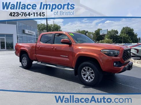 Used 2018 Toyota Tacoma SR5 AWD/4WD image 1