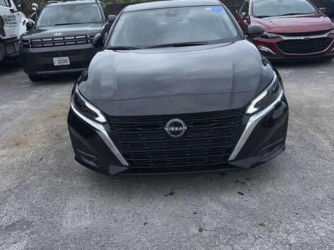 Used 2025 Nissan Altima 2.5 SV FWD image 6