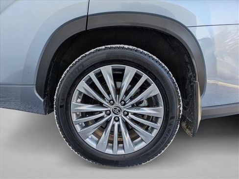 Certified 2021 Toyota Highlander Platinum image 24