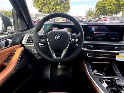 Used 2026 BMW X5 xDrive50e AWD/4WD image 11
