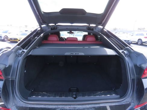 Used 2022 BMW X6 xDrive40i w/ M Sport Package image 12