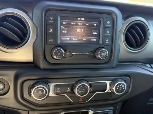 Used 2020 Jeep Wrangler Sport image 18