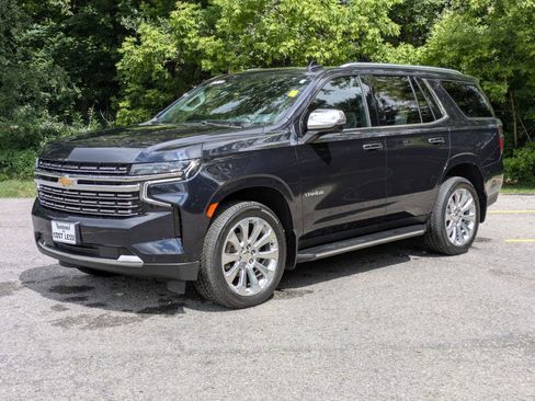 Used 2023 Chevrolet Tahoe Premier w/ Advanced Technology Package AWD/4WD image 3
