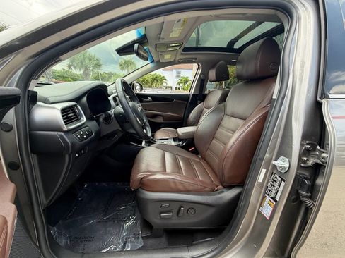 Used 2019 Kia Sorento SX w/ SX Touring Package FWD image 9