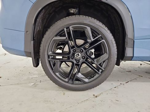 New 2026 Volkswagen Tiguan SE R-Line image 13
