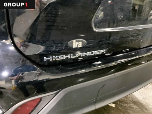 Certified 2024 Toyota Highlander XLE AWD/4WD image 10