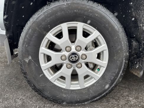 Used 2024 Toyota Tacoma SR image 12