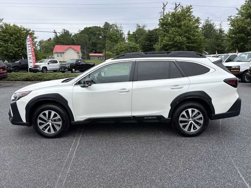 Used 2025 Subaru Outback Premium AWD/4WD image 9