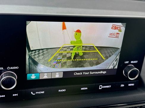 Used 2023 Honda Civic Sport image 5