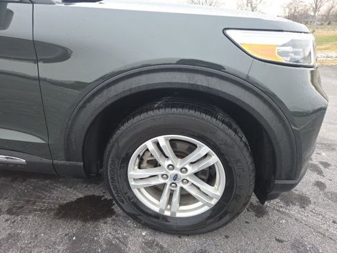 Used 2023 Ford Explorer XLT w/ Equipment Group 202A image 4