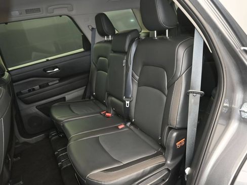 Used 2023 Nissan Pathfinder SL w/ Lighting Package (N92) AWD/4WD image 23