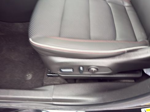 Used 2022 Chevrolet TrailBlazer RS w/ Sun and Liftgate Package image 16