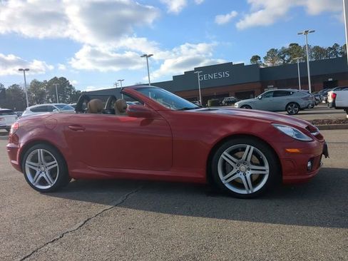 Used 2011 Mercedes-Benz SLK 350 image 2