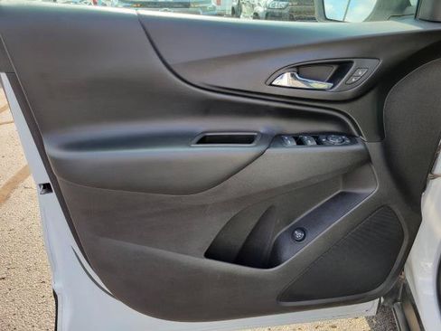 Used 2018 Chevrolet Equinox LT FWD image 6