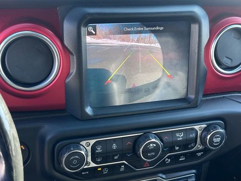 Used 2020 Jeep Gladiator Rubicon image 17