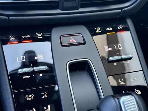 Certified 2026 Porsche Macan AWD/4WD image 21