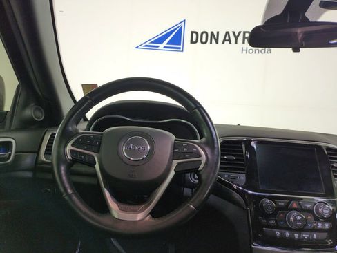 Used 2021 Jeep Grand Cherokee Laredo X image 16