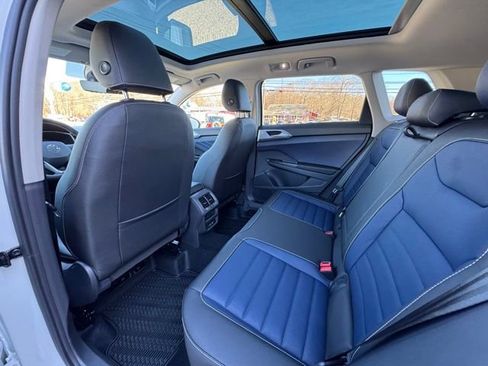 New 2026 Volkswagen Taos SEL AWD/4WD image 10