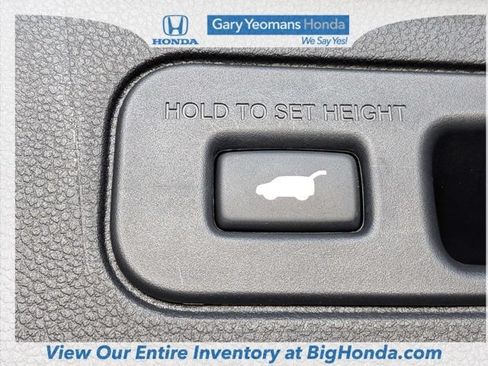 Used 2025 Honda Pilot Touring image 16