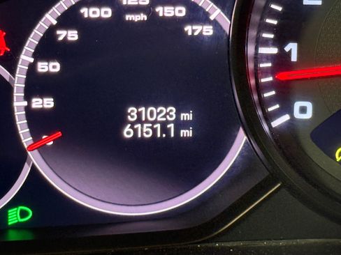 Certified 2022 Porsche Cayenne image 30