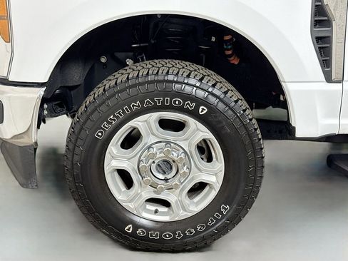Used 2025 Ford F350 XLT AWD/4WD image 27