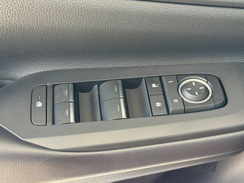 New 2027 Toyota Prius FWD image 11