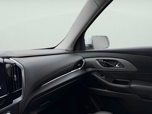 Used 2021 Chevrolet Traverse LT w/ LT Premium Package image 27