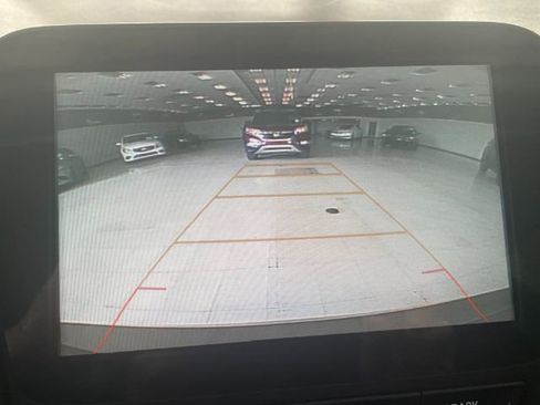 Used 2018 Chevrolet Malibu LT FWD image 25