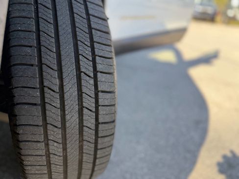 Used 2017 Jeep Cherokee Sport image 22