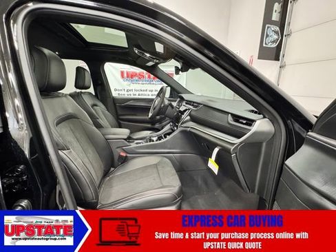 New 2025 Jeep Grand Cherokee Altitude image 6