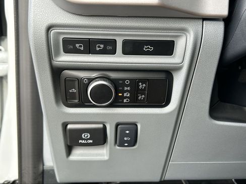 Used 2023 Ford F150 Lightning XLT image 18