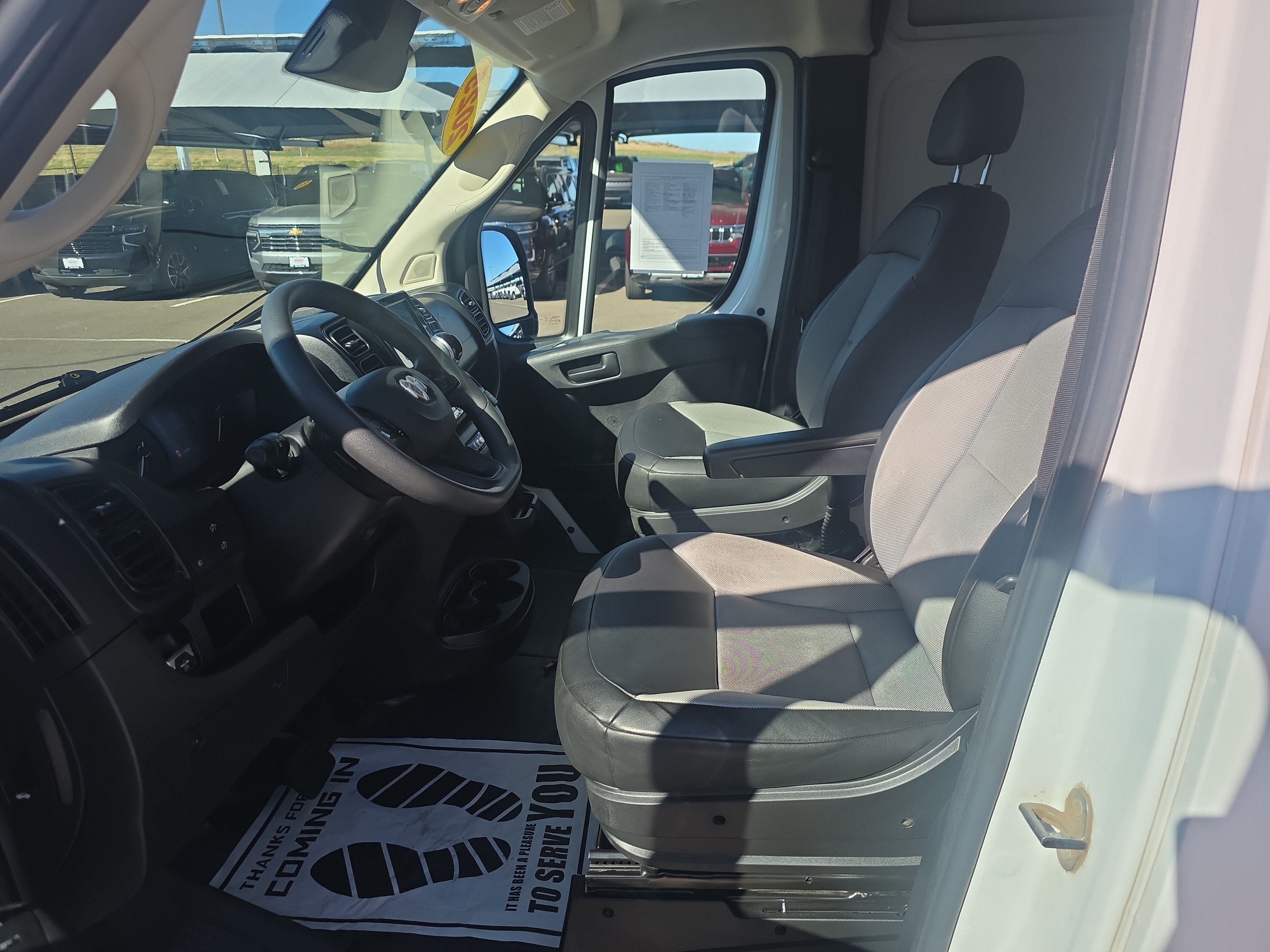 Used 2025 RAM ProMaster 2500 w/ Convenience Group FWD image 11