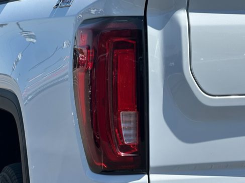 Used 2022 GMC Sierra 1500 SLT w/ X31 Off-Road Package image 47