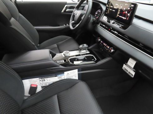 New 2026 Mitsubishi Outlander ES FWD image 24