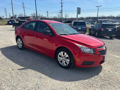 Used 2014 Chevrolet Cruze LS image 7